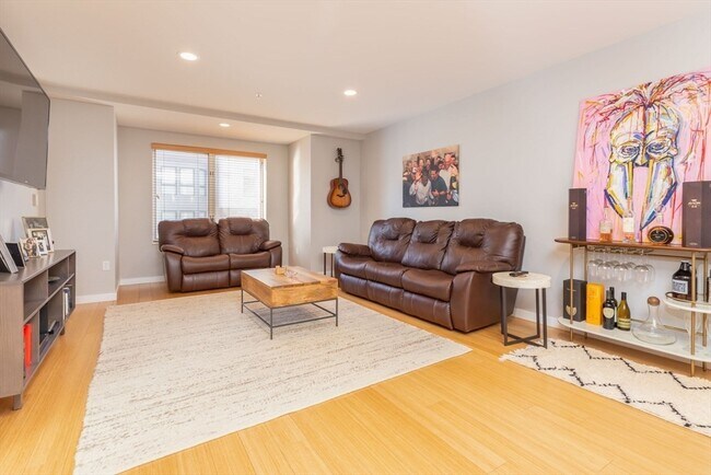 Foto del edificio - 16 Miner St