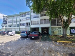 Building Photo - 2731 Taft St
