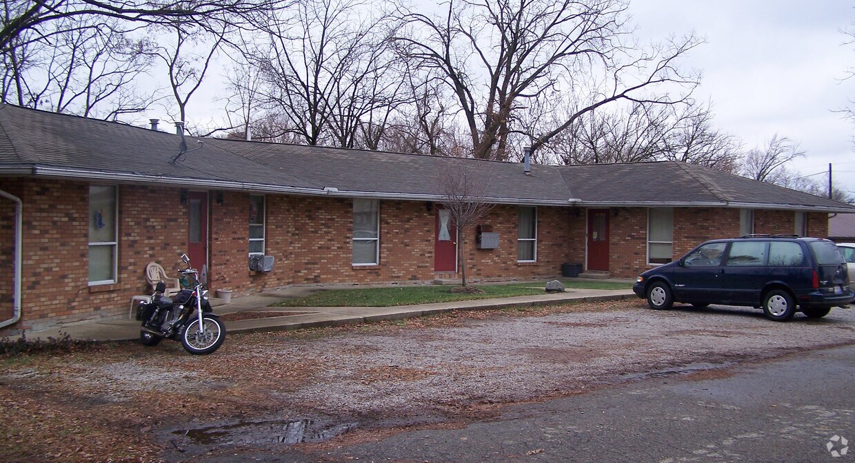 Building Photo - 210 S Pershing Dr