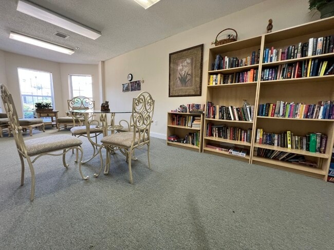 Laurel Oaks - Library - Laurel Oaks Apartments