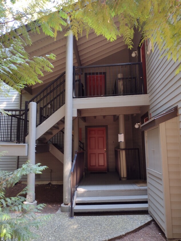 Front Entrance - 8016 145th Ave NE