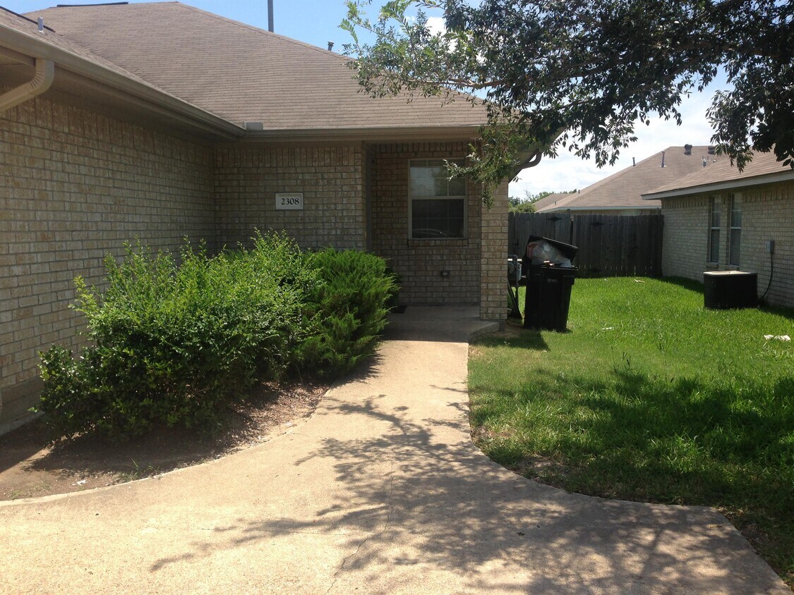 Photo - 2310 Antelope Ln (College Station, TX)