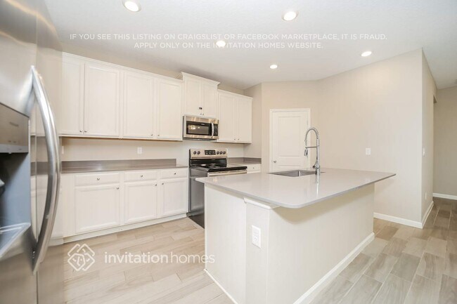 Foto del edificio - 10015 Lemon Grass Ln