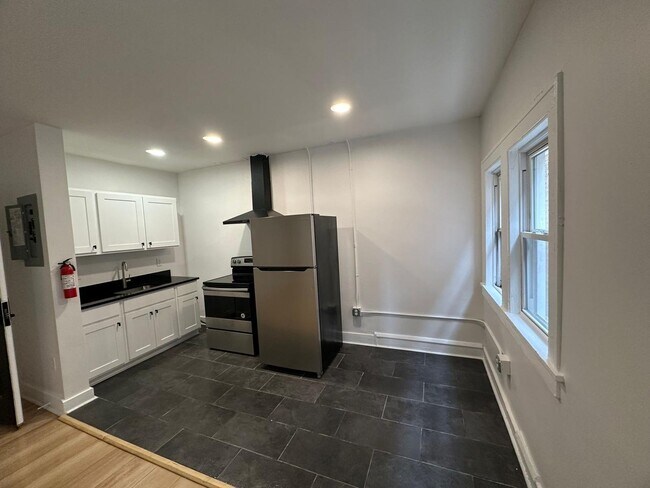 Foto del edificio - 1384 W 83rd St