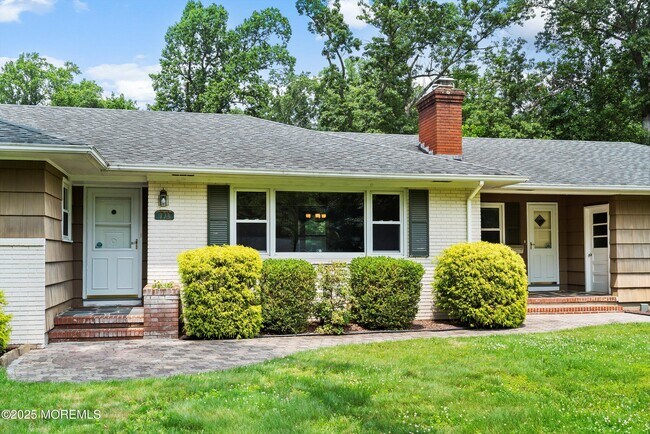 Building Photo - 773 Nutswamp Rd