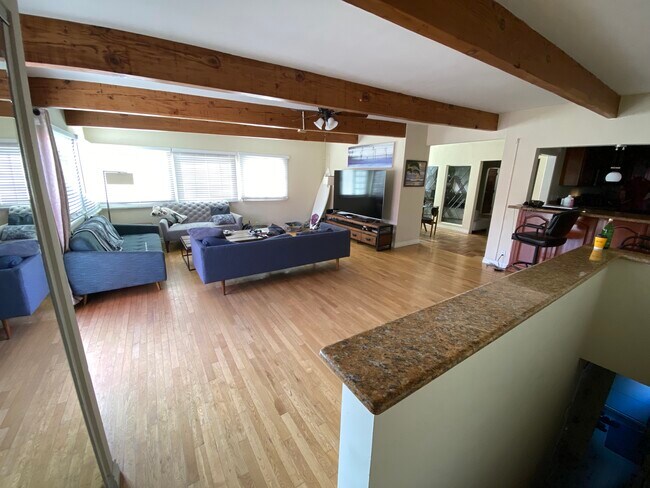 sala de estar - 403 Sunridge St