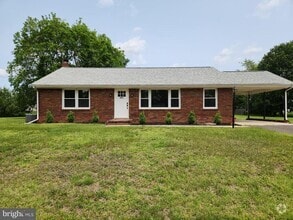 Building Photo - 601 E Academy St