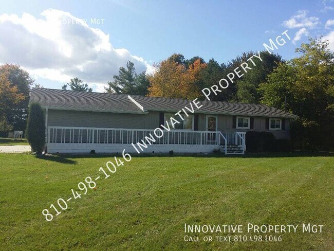 Building Photo - New to the market! Beautiful home with a c...