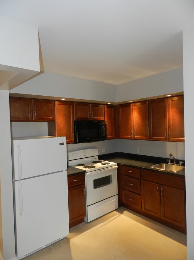 Building Photo - WELCOME TO DOWNTOWN DARTMOUTH - ONE BEDROO...
