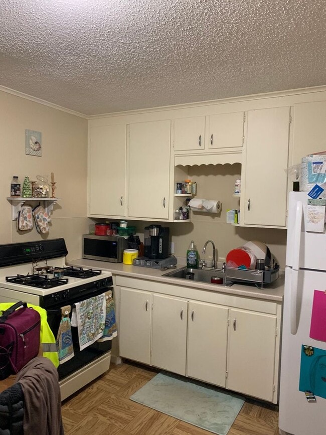 Photo - 59 Elm St Apartment