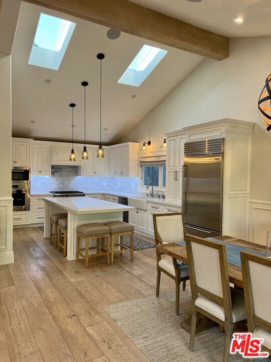 Foto del edificio - 7016 Hartcrest Dr