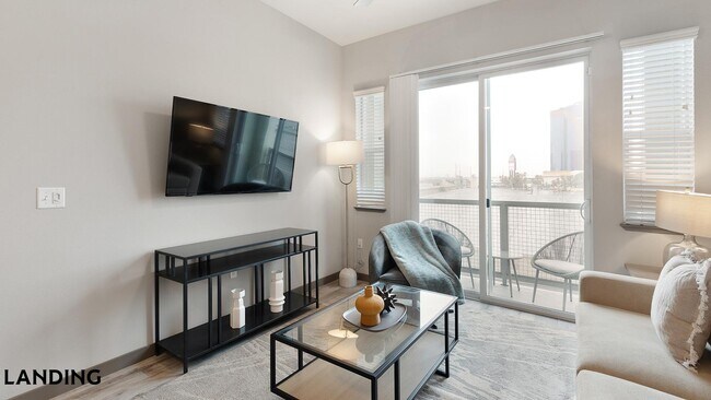 Foto del edificio - 3150 W Twain Ave