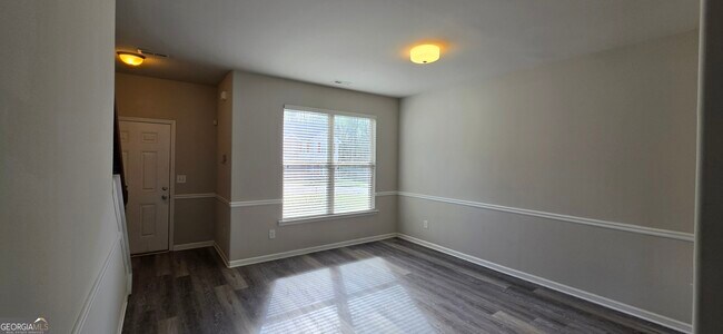 Foto del edificio - 7373 Ledgestone Ln