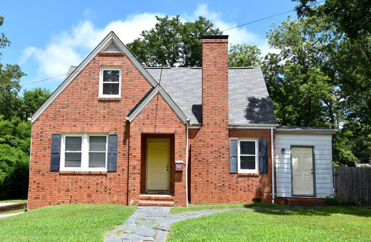 Primary Photo - 2608 Vanderbilt Ave: 4 Bedroom + 2 Bonus R...