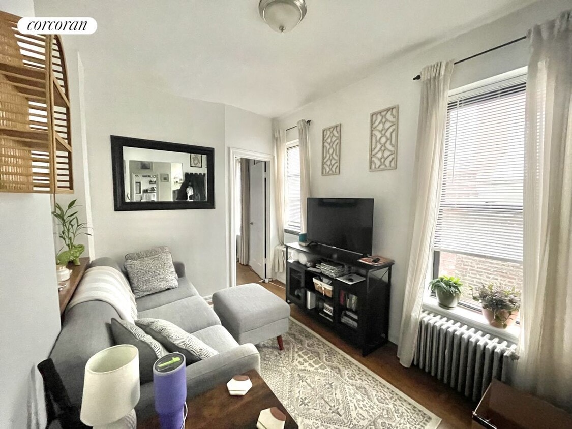 Primary Photo - 338 E 65th St