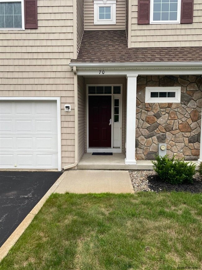 Building Photo - 70 Knollwood Hollow