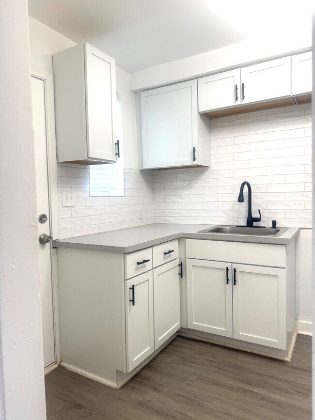 Foto del edificio - 480 Marquette Dr