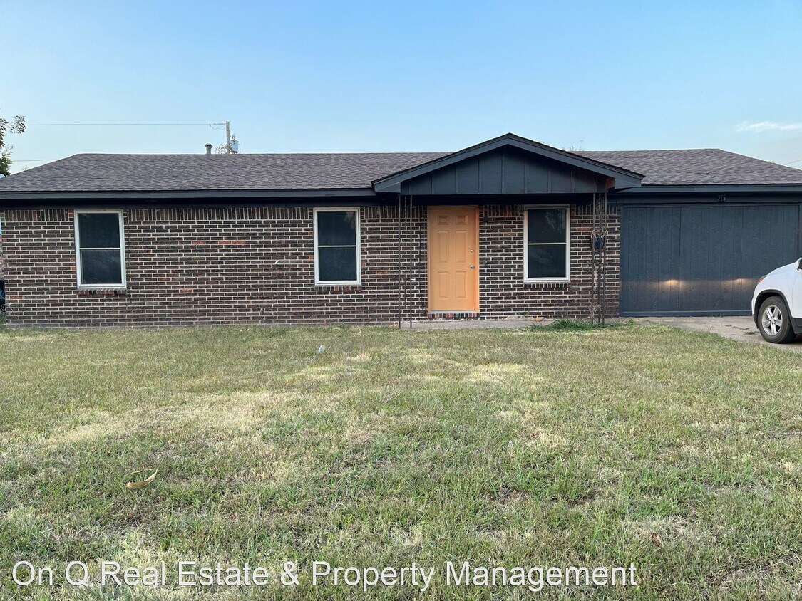 Primary Photo - 3 br, 1 bath House - 213 Delta