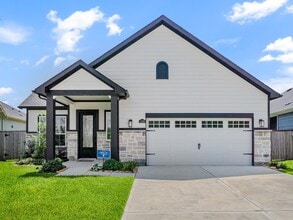 Building Photo - 1206 Hidden Oaks Dr