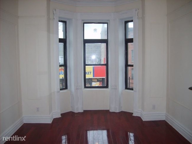 Building Photo - 1028 Bedford Ave