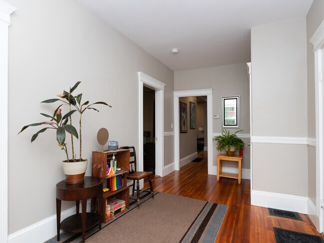 Foto del edificio - 449 Ashmont St