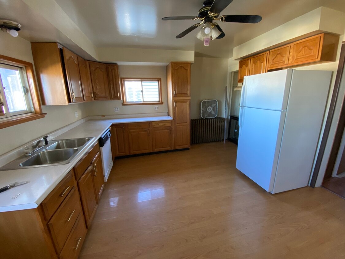 314 1/2 Lowell St, Vandergrift, PA 15690 House Rental in Vandergrift