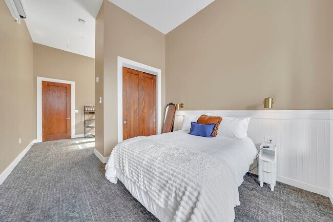 Building Photo - 160 Bryant St