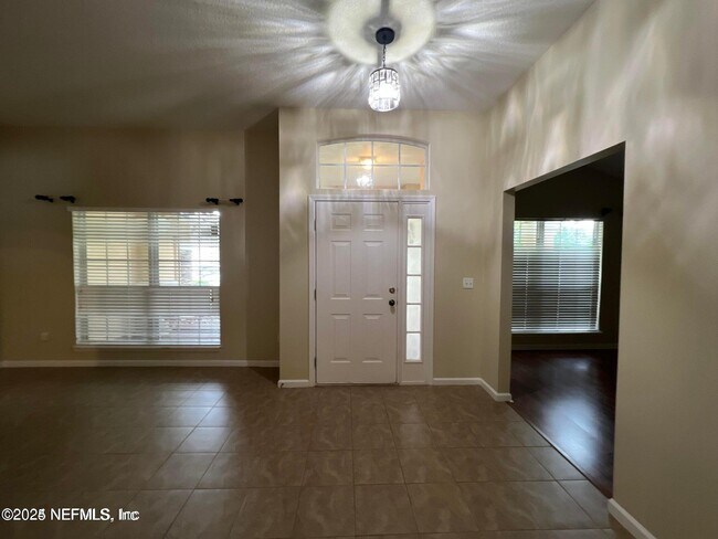 Foto del edificio - 3466 Laurel Leaf Dr