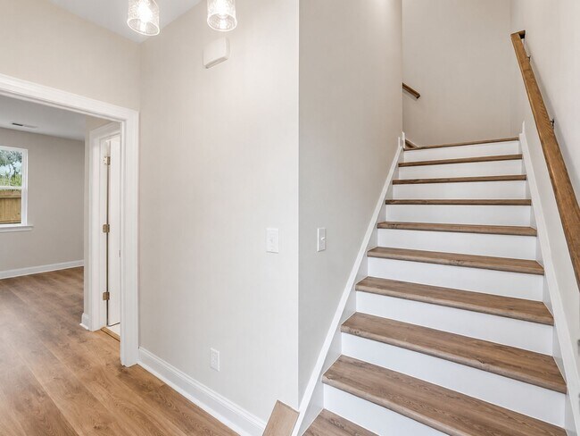 Foto del edificio - 8927 Sharonbrook Dr