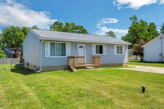 Building Photo - 9551 Kress Rd
