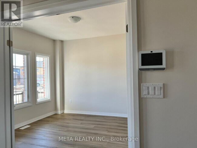 Building Photo - 1013 Kraft Rd