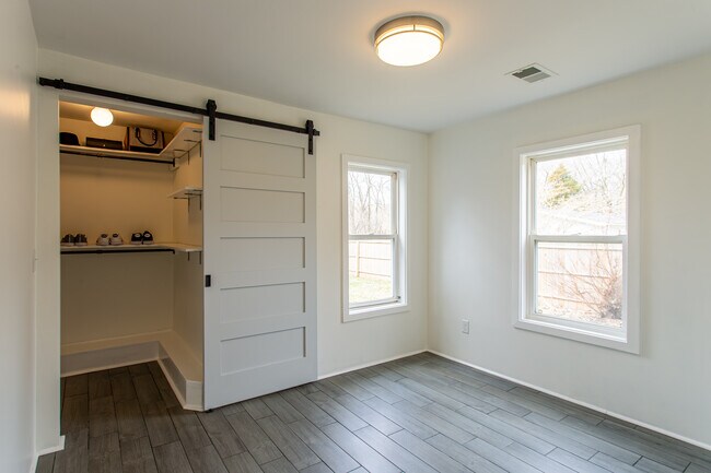 Foto del edificio - 12956 Portage Road