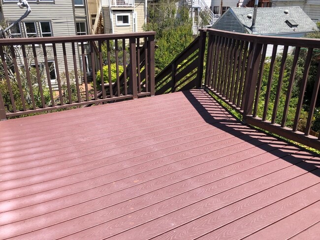 Private deck - 168 Belvedere St