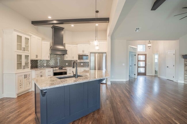 Building Photo - Gated Community! 4 bed/ 2.5 bath! Schedule a tour today!