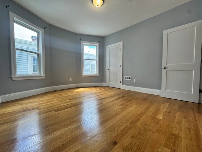 1st Bedroom - 29 East St