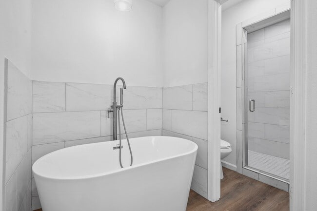 Foto del edificio - Fully Renovated Woodway Home