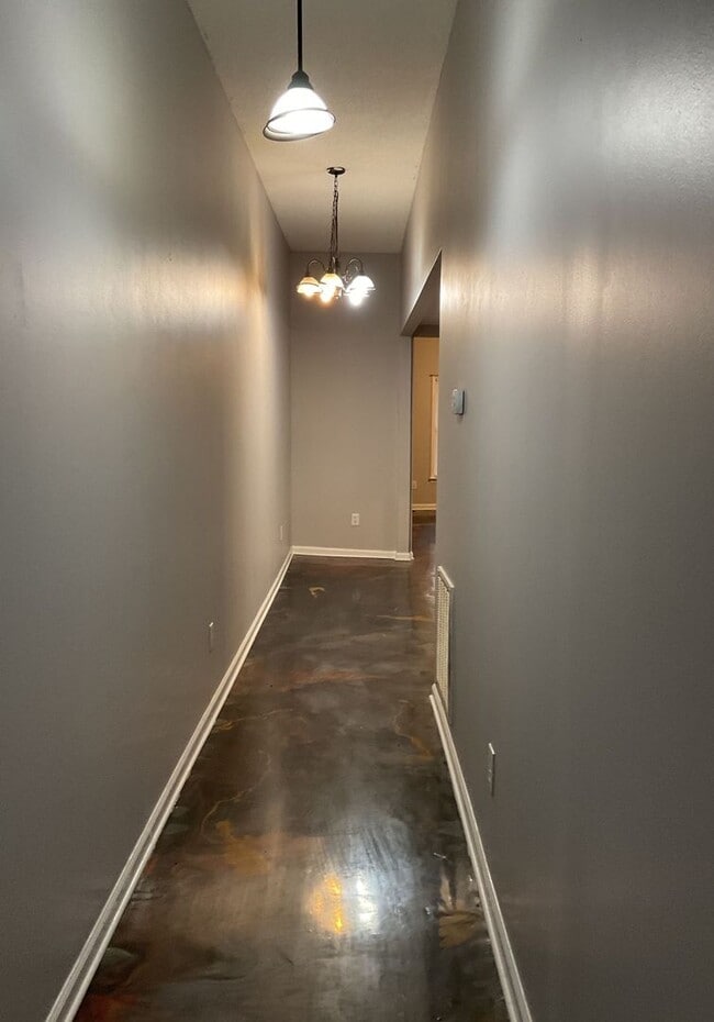 Building Photo - Coming Soon !  One Bedroom apartment in Ga...