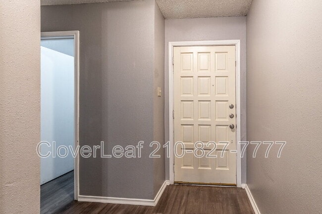 Foto del edificio - 5017 Cherry Tree Dr