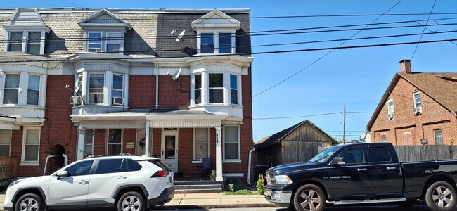 Foto del edificio - 959 E Philadelphia St