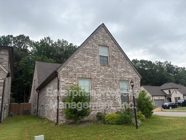 Building Photo - 564 Holden Dr