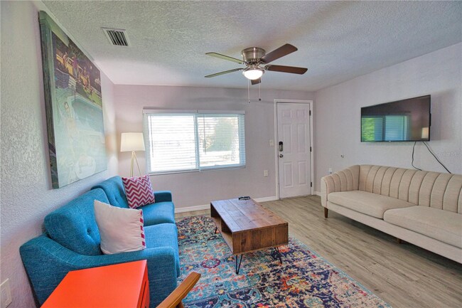 Building Photo - 123 Virginia Ct