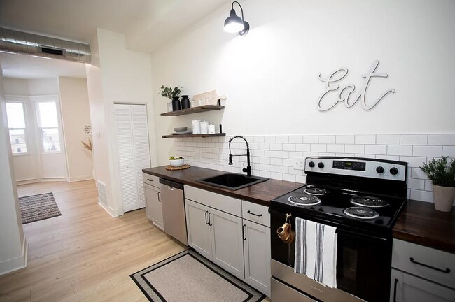 Foto del edificio - 401 Leonard St NE