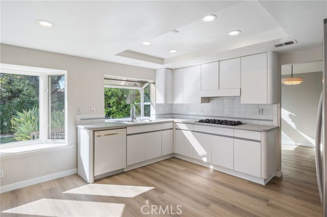 Building Photo - 2 Glorieta W