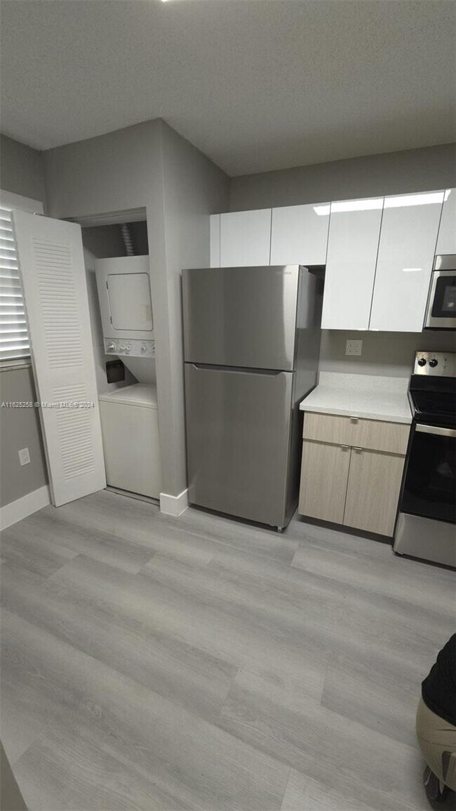 Foto del edificio - 9934 Nob Hill Ln