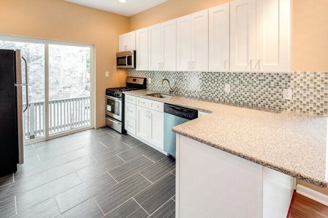 Photo - 2501 Carpenter St Townhome