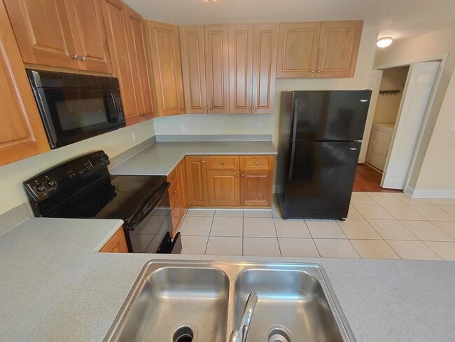 Building Photo - 3150 Sawtooth Dr