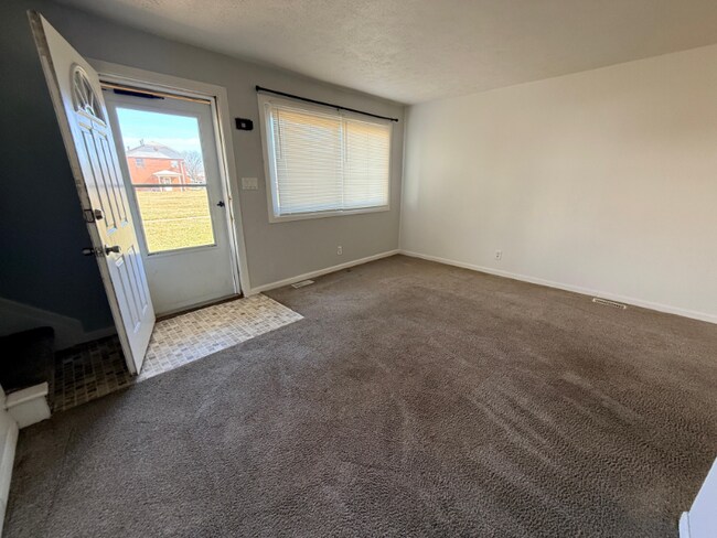 Building Photo - 105 Buckeye Cir