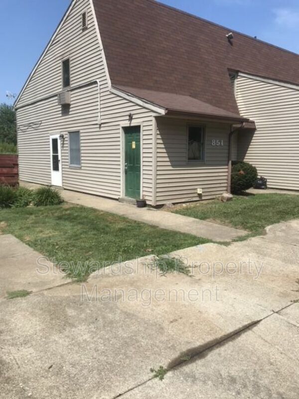 Building Photo - 851 Kerns Dr NE