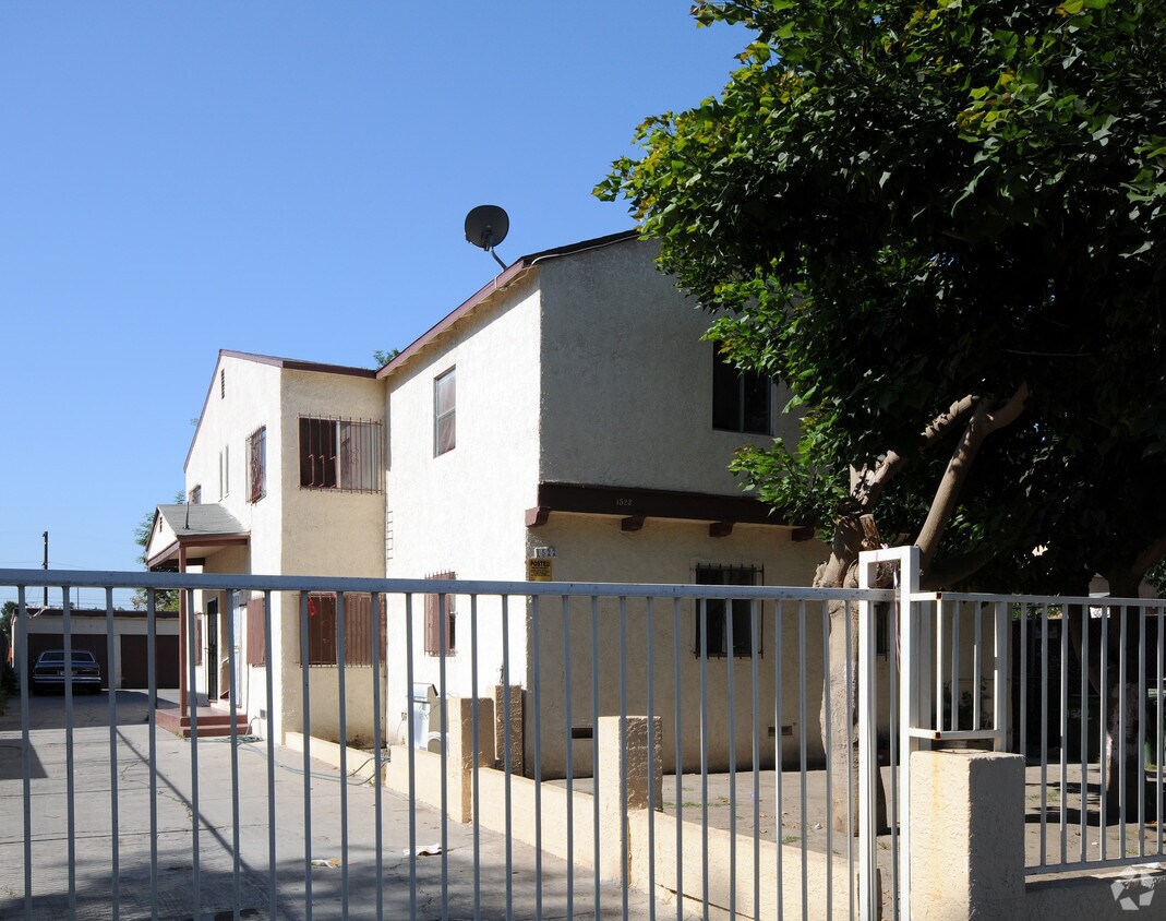 Foto principal - 1522 E 107th St