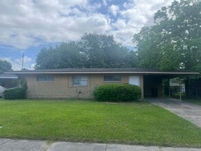 Building Photo - 1512 Meadow Dr